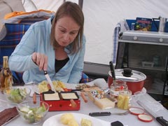 Sabine beim Raclette